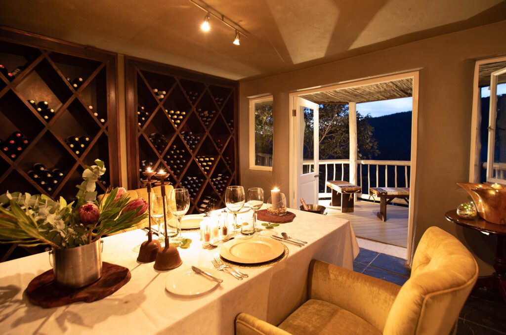 Extraordinary Clifftop Exclusive Safari Hideaway dining table Extraordinary Clifftop Exclusive Safari Hideaway dining table